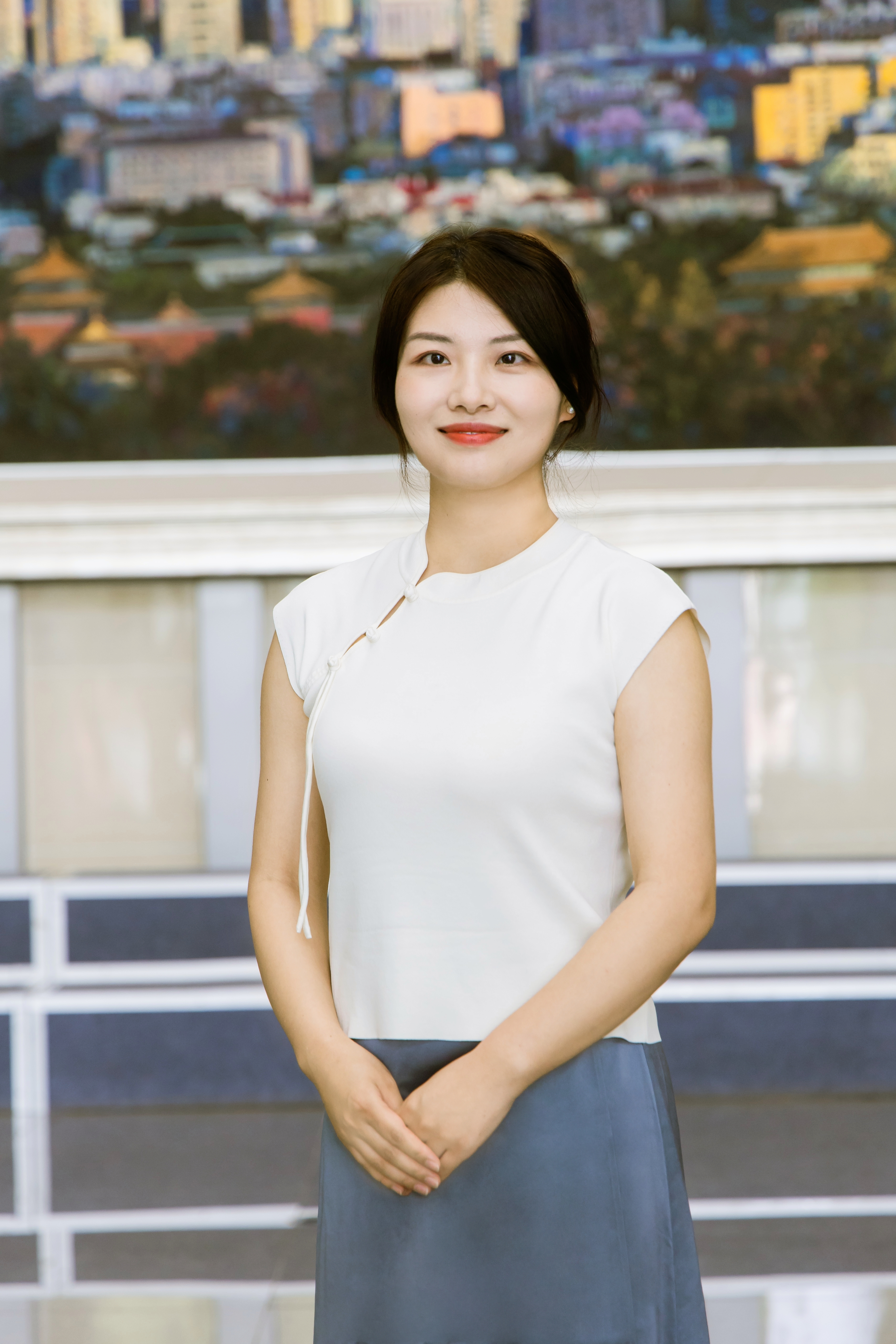 李静-官网照片更新请用这张.jpg